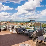 Radisson Collection Hotel, Ξενοδοχείο 5*