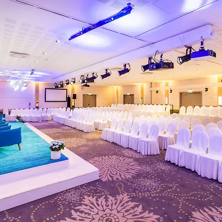 Radisson Collection Hotel, Hotel
