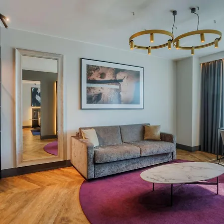 호텔 래디슨 블루 스카이 5*