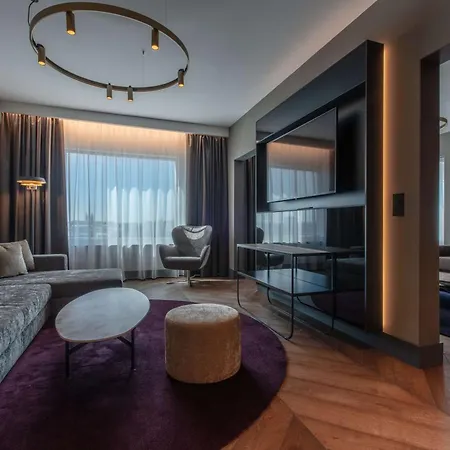 ラディソン ブル スカイ 5*