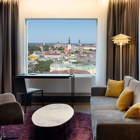 ラディソン ブル スカイ ホテル 5*