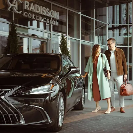 ラディソン ブル スカイ ホテル 5*