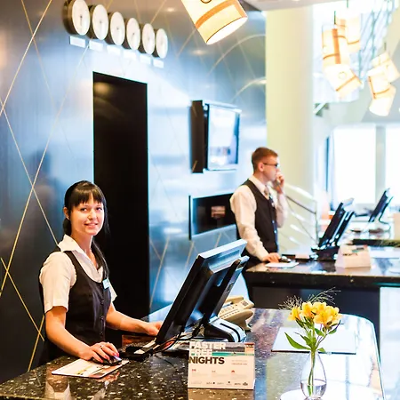 ラディソン ブル スカイ ホテル 5*