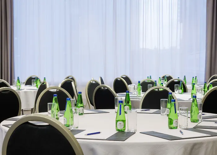 Radisson Collection Hotel, Hotel